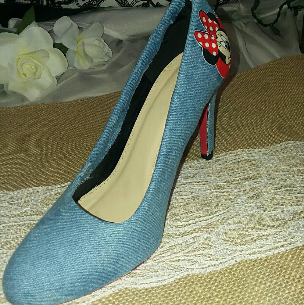 💥COMING SOON💥 CUSTOM MADE MINNIE MOUSE HEELS - Picture 6 of 7